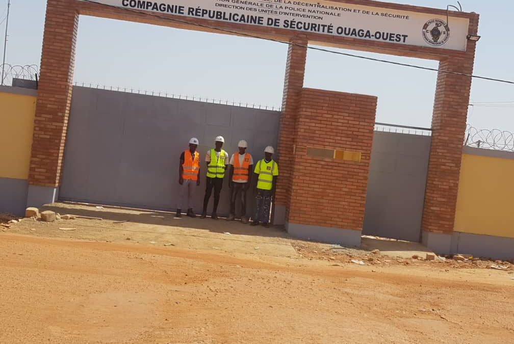 Travaux de construction du mur de clôture de la CRS Ouaga Ouest