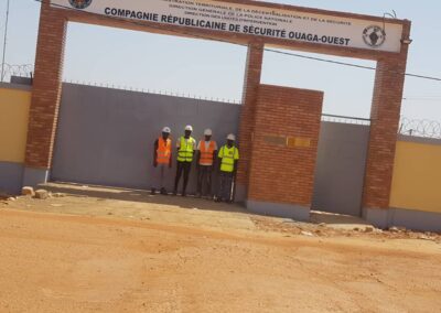 Travaux de construction du mur de clôture de la CRS Ouaga Ouest